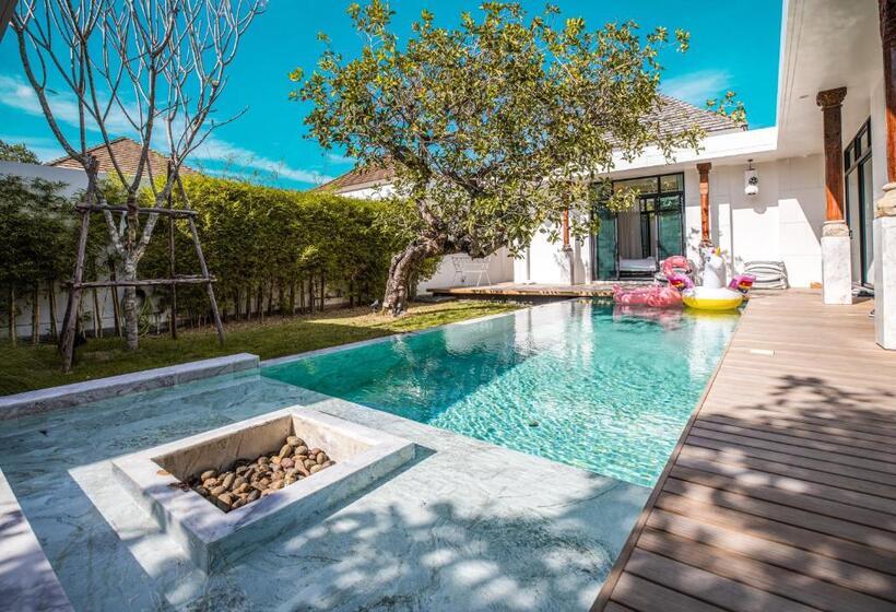 Pension (Hôtel basse catégorie) 查龙3卧室花园泳池别墅