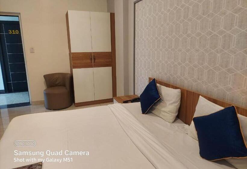 پانسیون Hustle Guest House