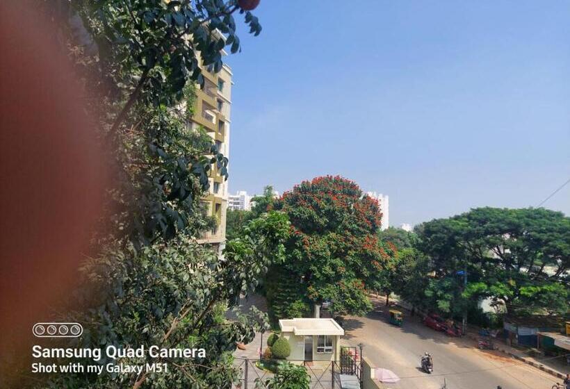 پانسیون Hustle Guest House