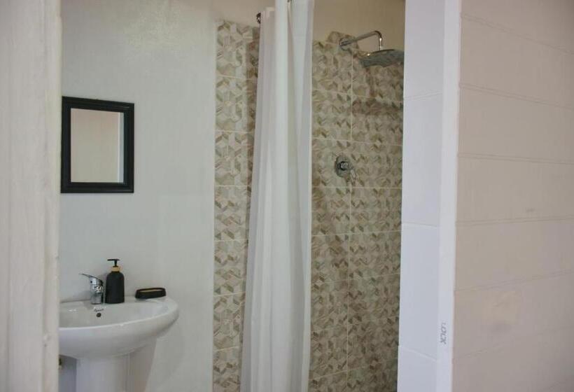 بنسيون Lake Acres Guest House
