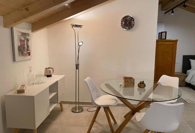 تختخواب و صبحانه Al Vicolo