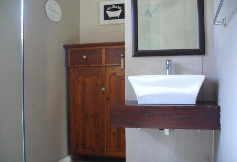 مبيت وإفطار Aquadel Accommodation