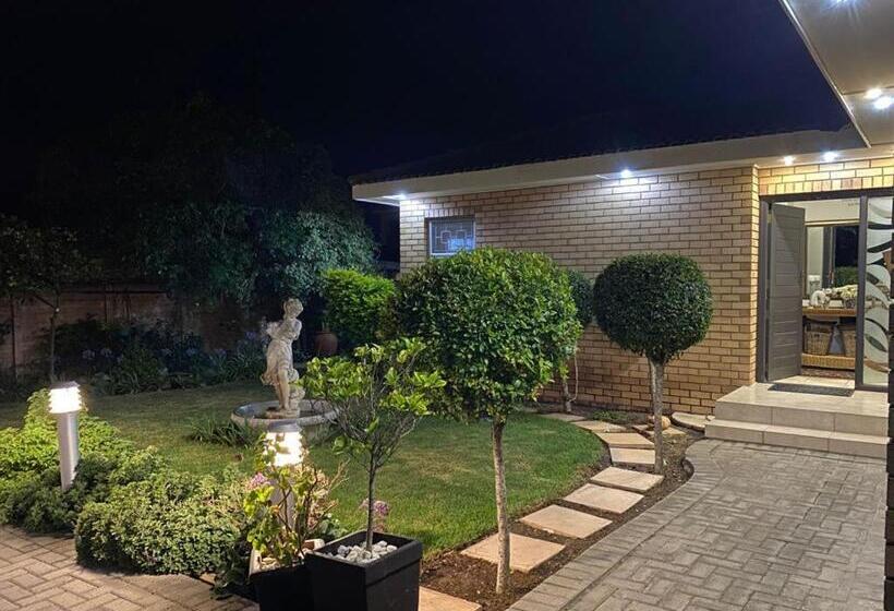 مبيت وإفطار Aquadel Accommodation