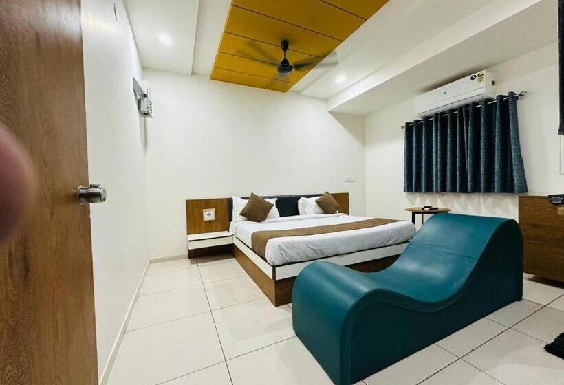 酒店 Dwarika Inn By Mantram Hospitality