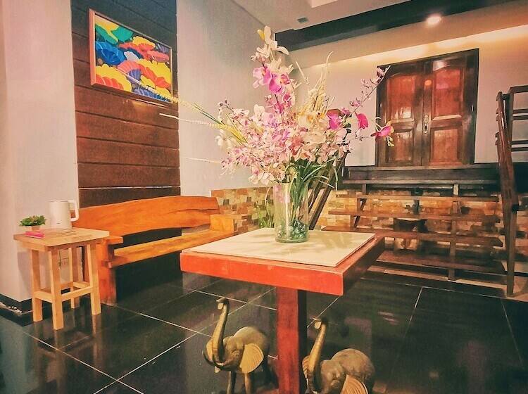 فندق San Juanico Travellers Inn   Reddoorz