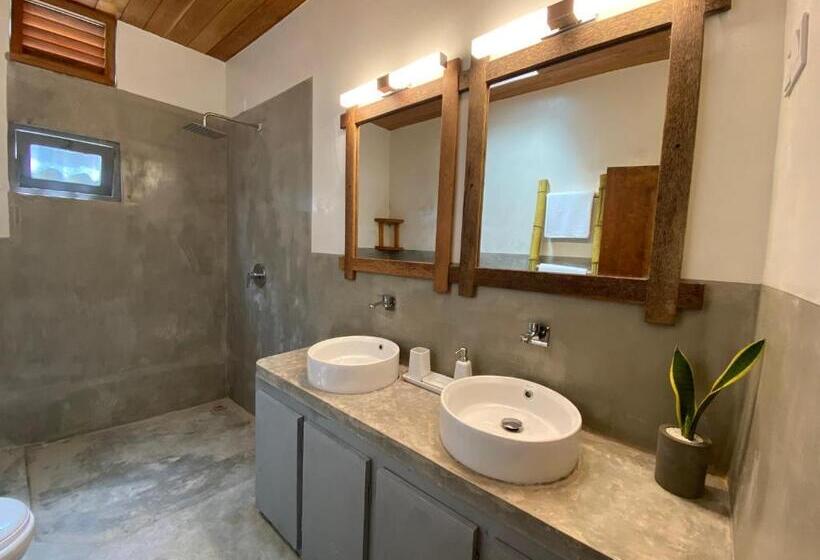 ホテル Sea Breeze Villa Ahangama