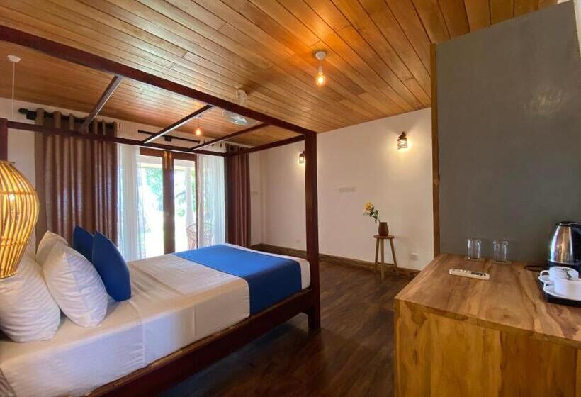 Отель Sea Breeze Villa Ahangama