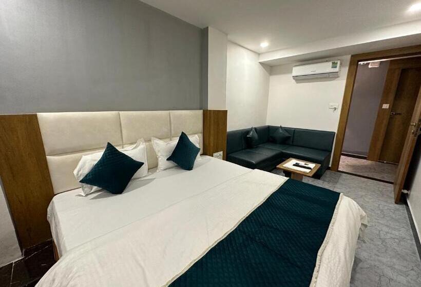 Отель Secure Inn Kadodara Road