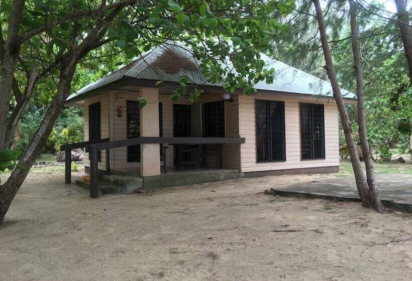 هتل Yasawa Long Beach Hideout Resort