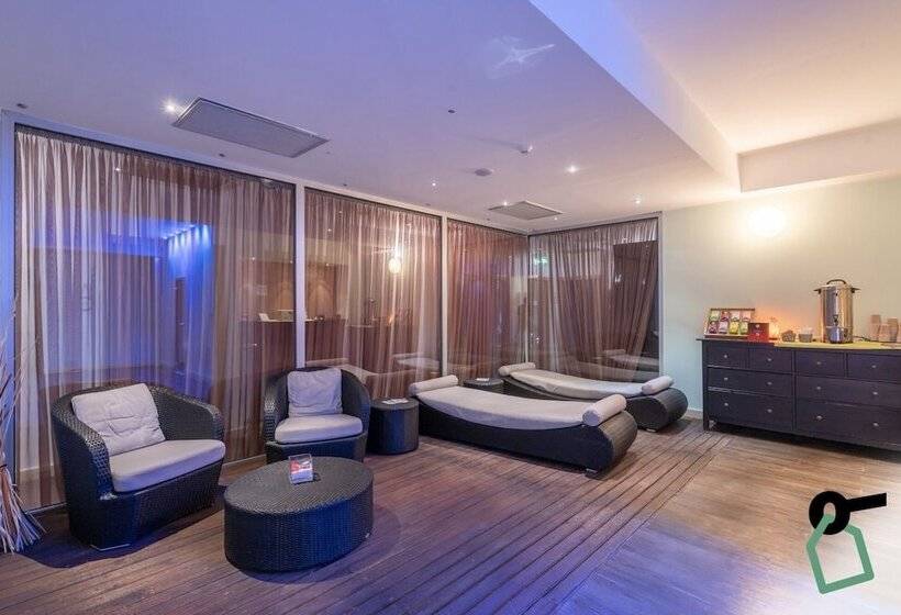 هتل Hotiday Room Collection   Otranto