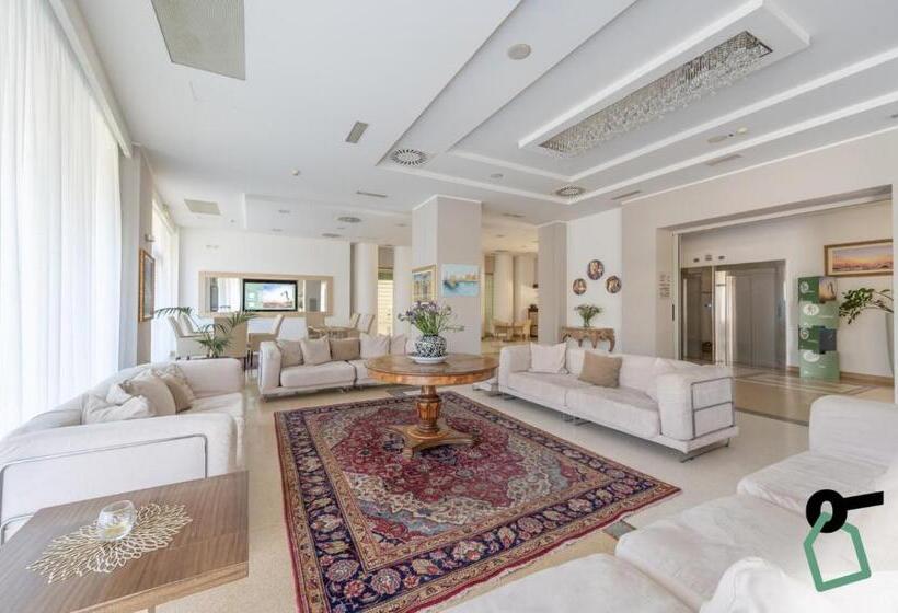 هتل Hotiday Room Collection   Otranto