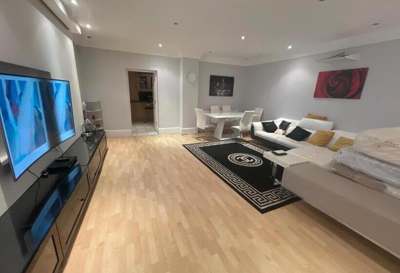 پانسیون Double Room En Suite Free Parking