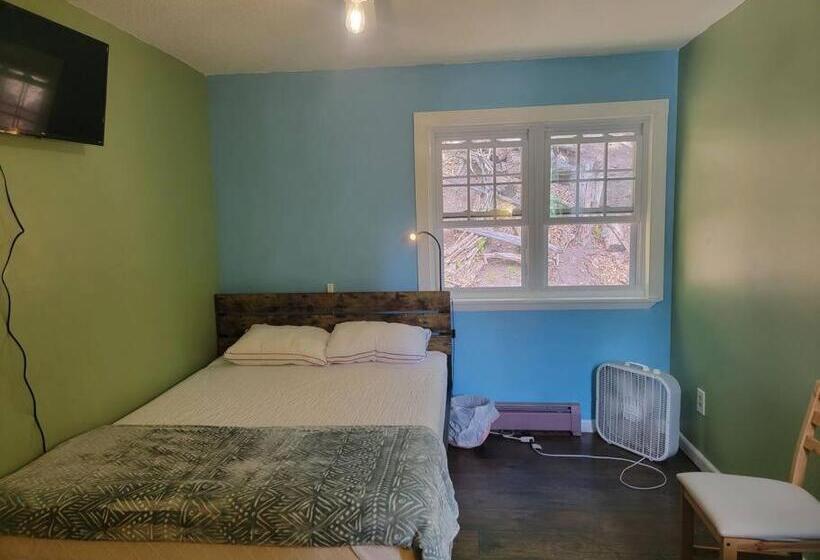 پانسیون Rock Pad Airbnb