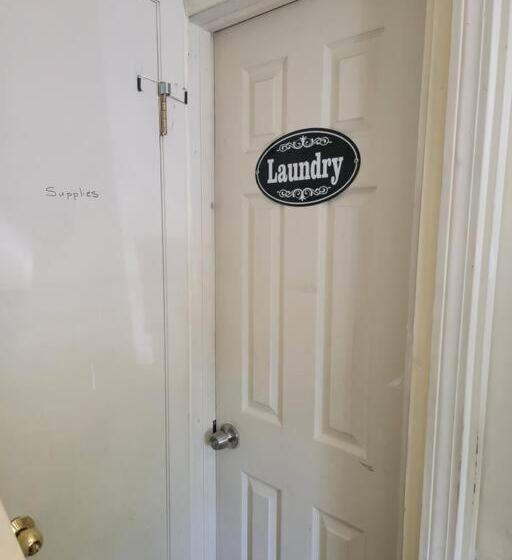 پانسیون Rock Pad Airbnb