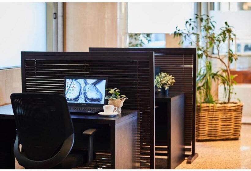 هتل Crystal Palace   Vacation Stay 61203v