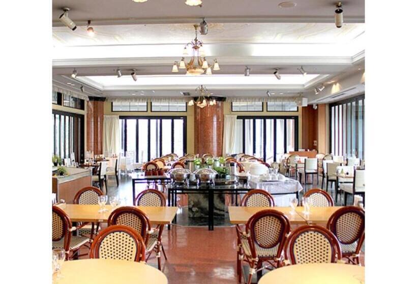 هتل Crystal Palace   Vacation Stay 61208v