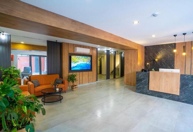 هتل Leli̇ko Suites