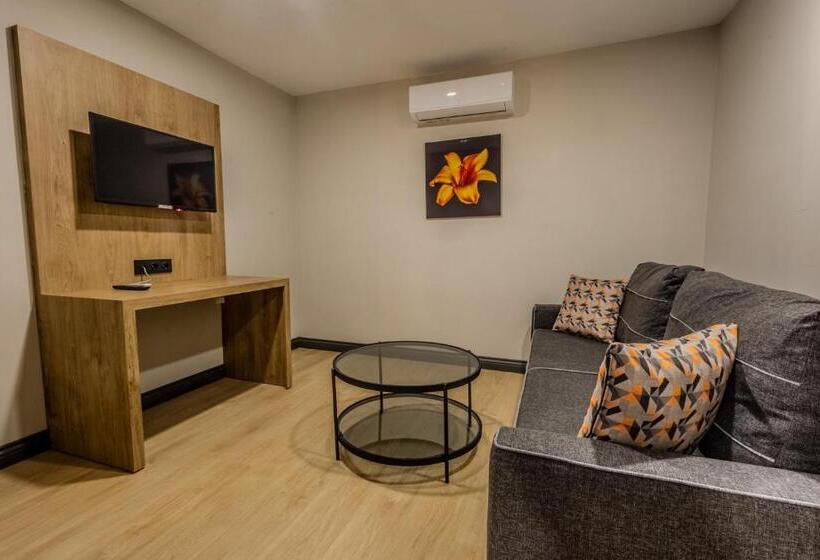هتل Leli̇ko Suites