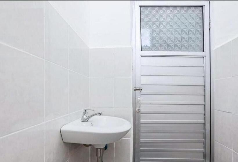 هتل Wisma Silampari Mitra Reddoorz