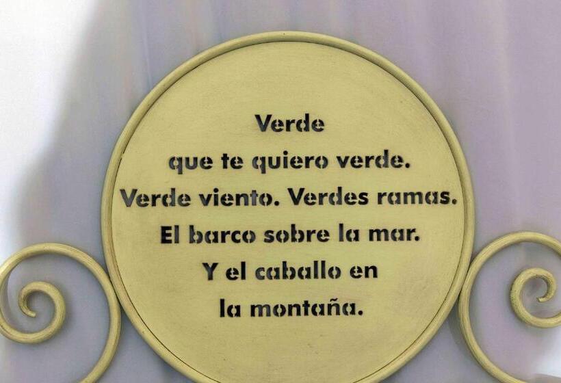 هتل Utopía
