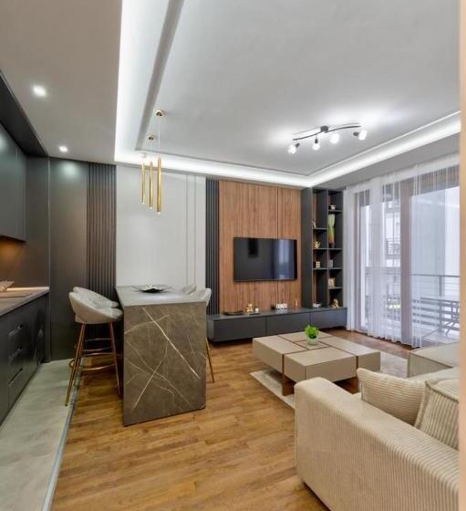 Mans Lux 8 Apartman
