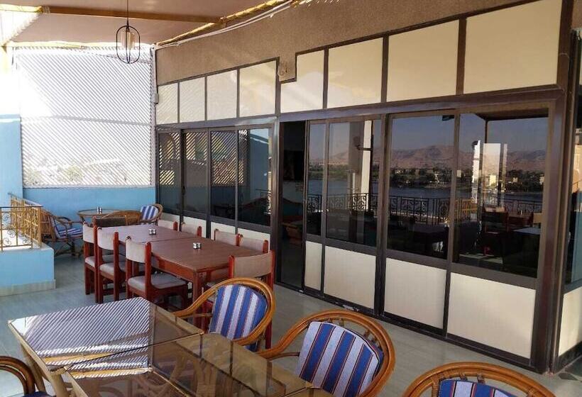 Merry Land Hotel & Roof Top Nile Restaurant Luxor