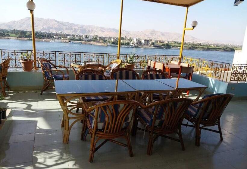 Merry Land Hotel & Roof Top Nile Restaurant Luxor