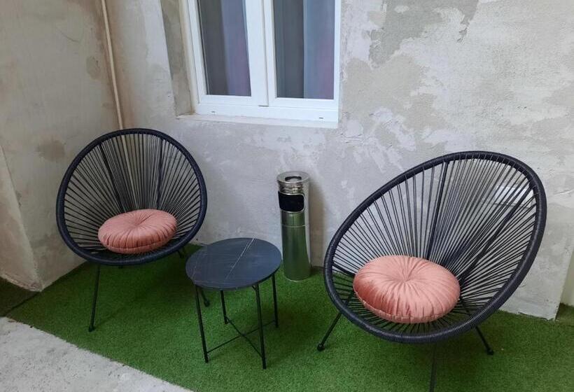 پانسیون Authentic Belgrade Centre   Luxury Suites