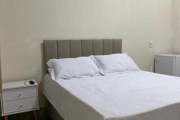 پانسیون Hospedagens Express Iii