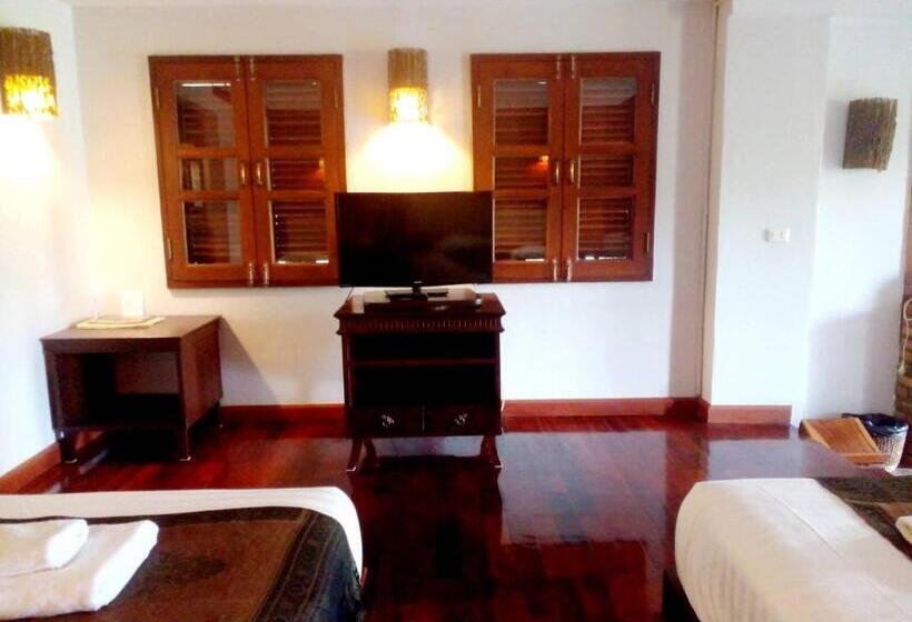 Saensukkho Green Hotel & Resort