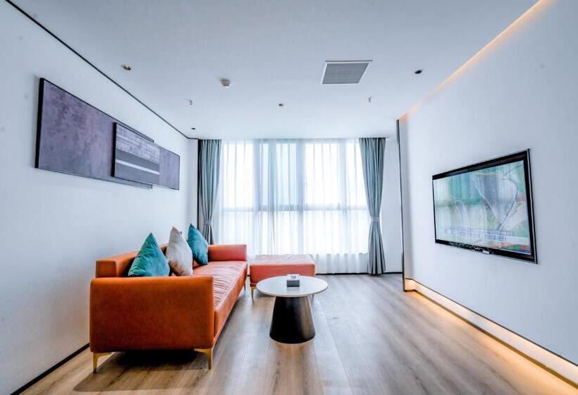Yunmu Hotel Luzhou
