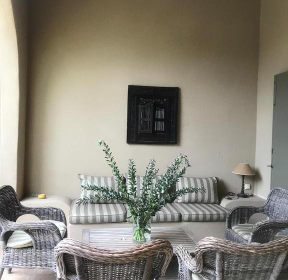 ベッドアンドブレックファースト Villa De Garrigue