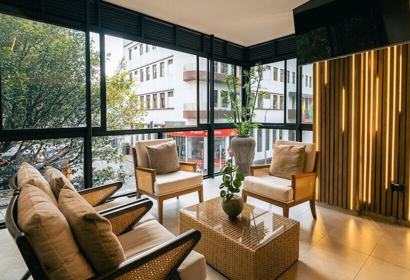 هتل Balmoral Plaza