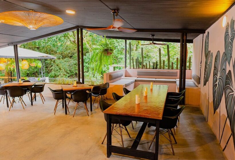 هتل Casa De Hadas