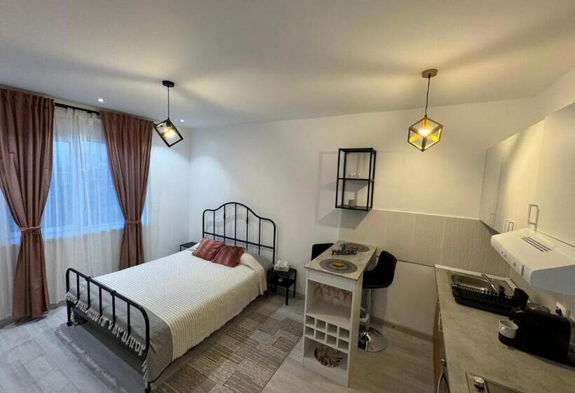 هتل La Mika  Your Home