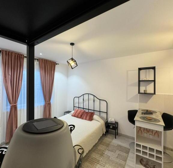 هتل La Mika  Your Home