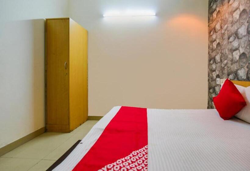 هتل Oyo Unique Delhi Home Stay