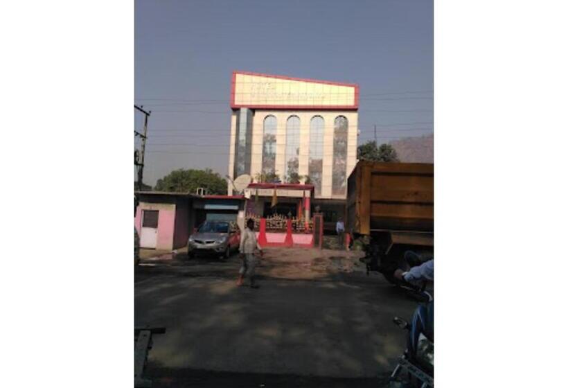 ホテル Shri Ram International Varanasi