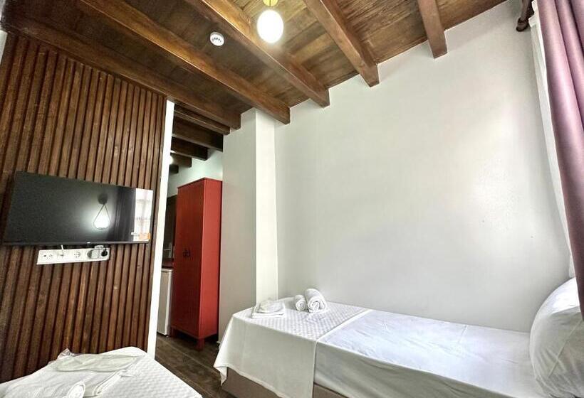 İli̇a Buti̇k Otel