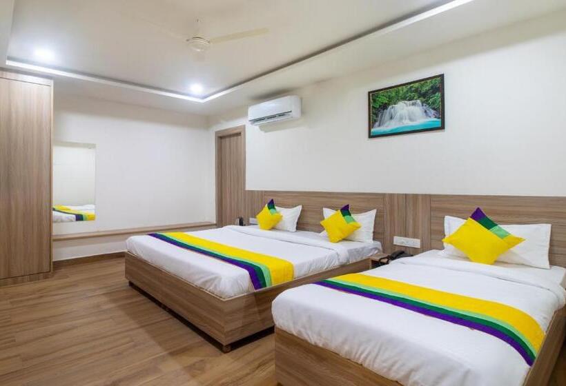 Itsy Hotels Krishna Residency, Govardhan Chauraha