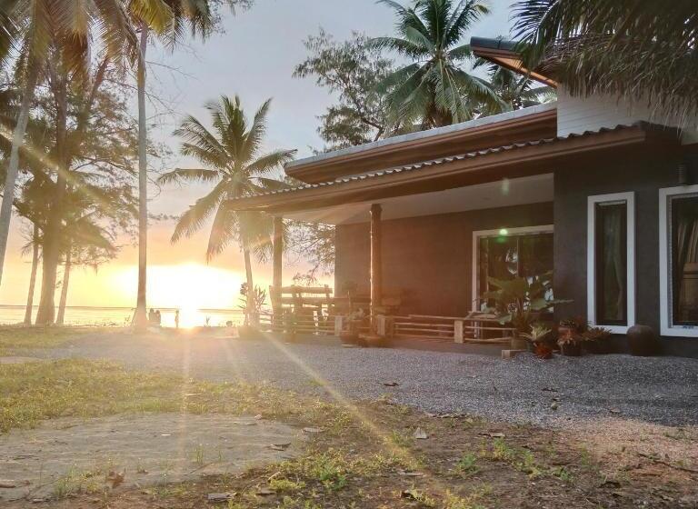 پانسیون บ้านระเบียงเลหลังสวน ทั้งหลัง 2 นอน 2 น้ำ 1 ครัว