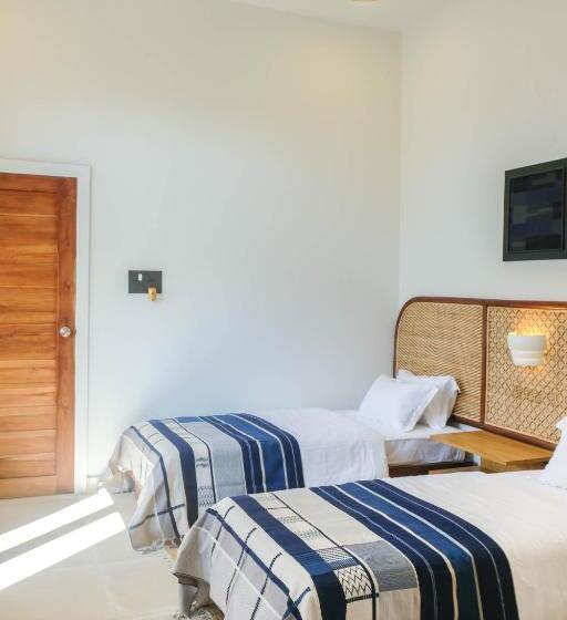 Пансион Heirloom Guesthouse