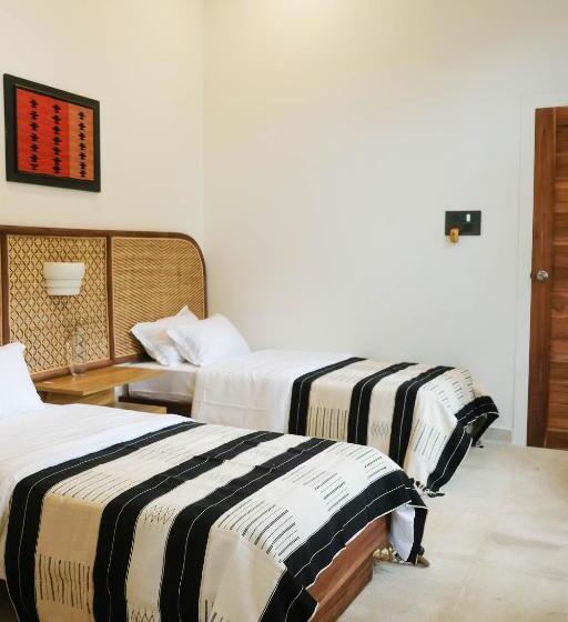 Пансион Heirloom Guesthouse