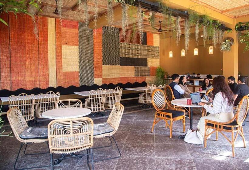 Пансион Heirloom Guesthouse