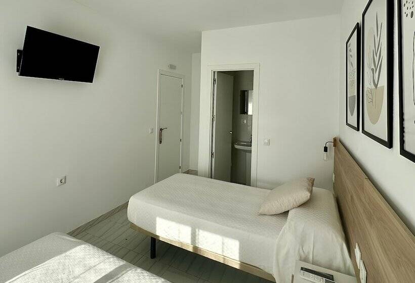 پانسیون Hostal Merino Jédula