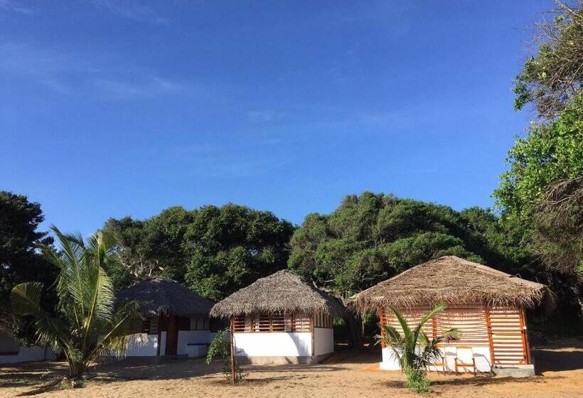 پانسیون Upali Beach Surf Resort & Café