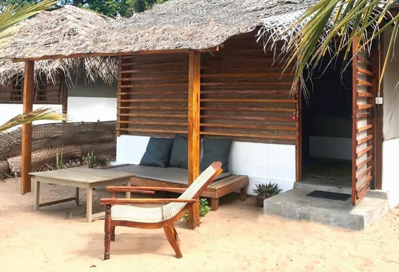 پانسیون Upali Beach Surf Resort & Café