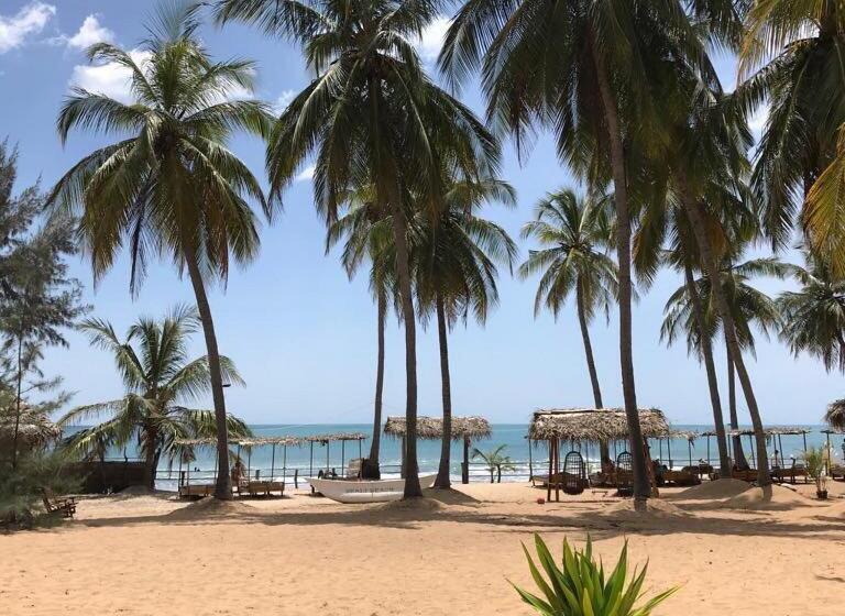 پانسیون Upali Beach Surf Resort & Café