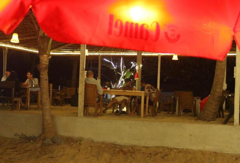 Revibe Beach Hostel Gokarna