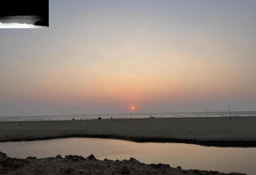Revibe Beach Hostel Gokarna